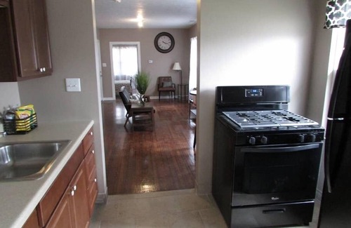 Near Eastside Apartment | ❤The Indy Apartment with FREE PARKING/WIFI❤