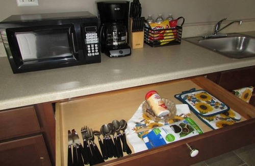 Near Eastside Apartment | ❤The Indy Apartment with FREE PARKING/WIFI❤