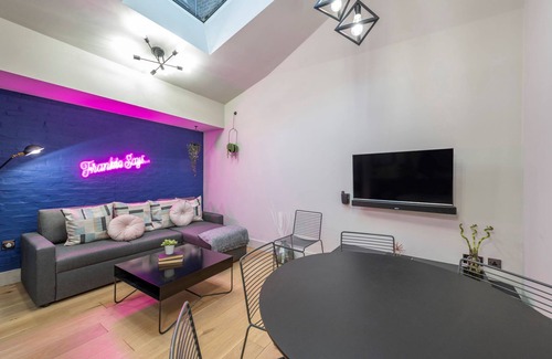 Covent Garden Apartment | The Insta Playhouse - Covent Garden - by Frankie Says
