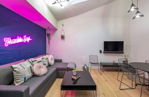 Covent Garden Apartment | The Insta Playhouse - Covent Garden - by Frankie Says