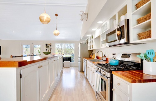 Soddy-Daisy House | 🏝🌊The Ironwood - a PMI Scenic City Vacation Rental