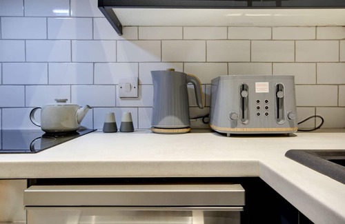 Irvine Apartment | The Irvine - Coorie Doon Apartments