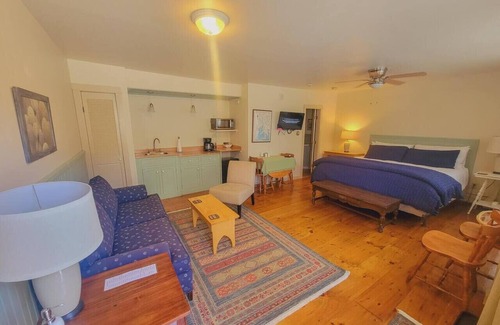 Stonington Hotel | The Isaac Evans - Inn on the Harbor
