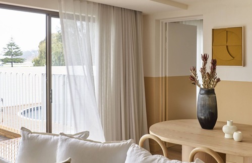 Batehaven Hotel | The Isla & Casita Motel