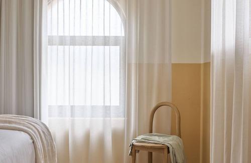 Batehaven Hotel | The Isla & Casita Motel