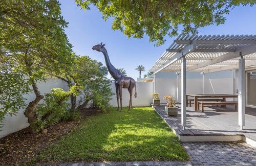 Milnerton House | The Island Beach Villa