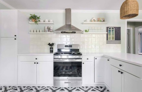 Riverland Terrace House | The Islander | 2BR Riverland Terrace, Beach & DT