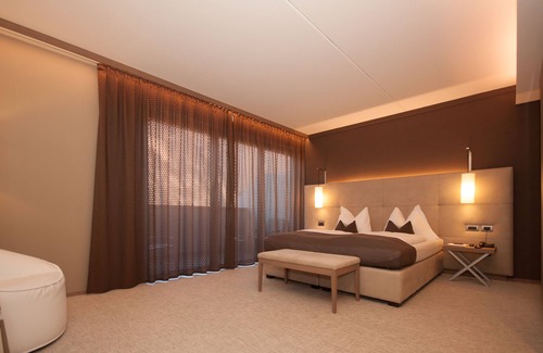 Unterrain/Riva di Sotto Hotel | The Lodge Hotel