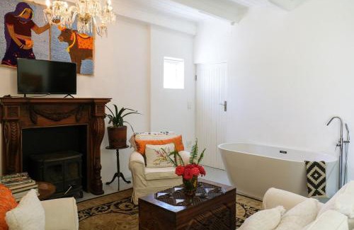 McGregor Apartment | The Ivy Studio