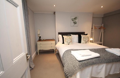 Leamington Spa Apartment | The Jephson Apartment