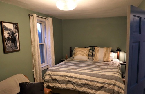 Sheboygan Bed & Breakfast | The Jewel Suite - Unwind At A Working Sheep Farm Minutes From Everything!