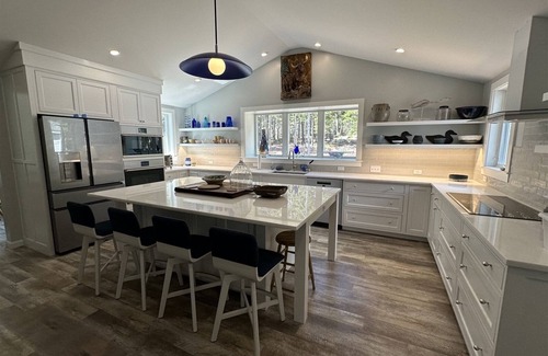 Spruce Head House | THE JEWELL - Town of St George
