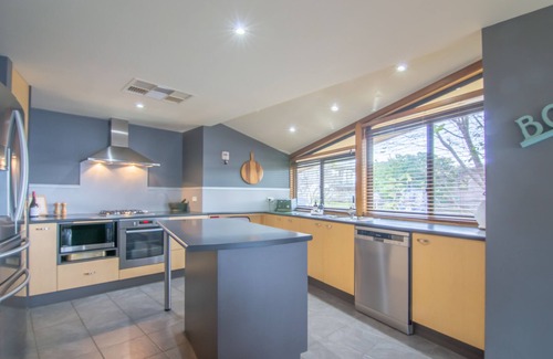 East Jindabyne House | The Jindabyne Lakehouse