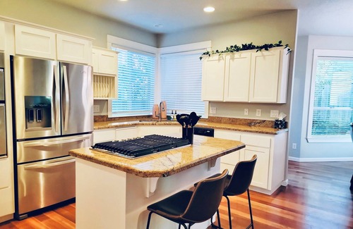 Albany Villa | The Jordan House- outdoor kitchen, very spacious