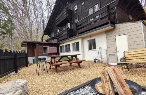 Hokujo Ski Chalet | The Jungle House - Hakuba