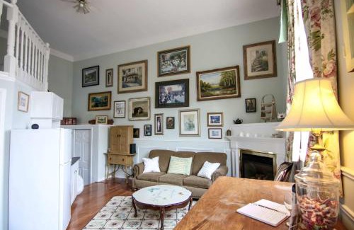 Bracebridge Hotel | The Jypsy Inn - The Royal Suite Bracebridge