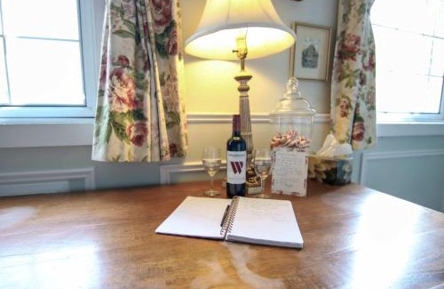 Bracebridge Hotel | The Jypsy Inn - The Royal Suite Bracebridge