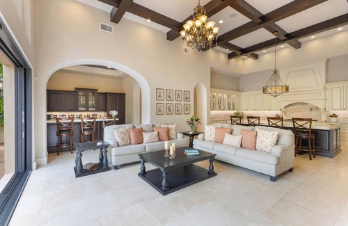 Kahala House | The Kahala Mansion: Luxury Home w/Pool, Golf Stimulator, AC & Beach Access