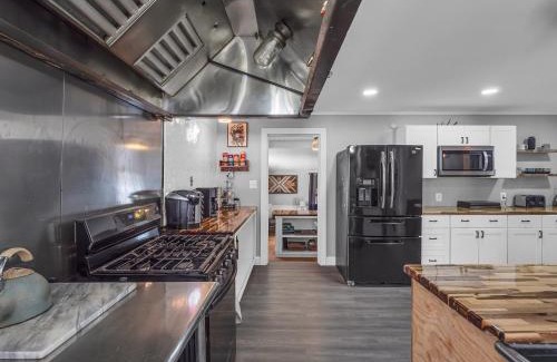 Ellicottville House | The Kelly House - 4 BR Historic Lodge - Downtown