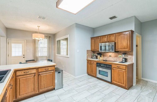 Rowlett House | The Kendall | Cozy Home and Pool