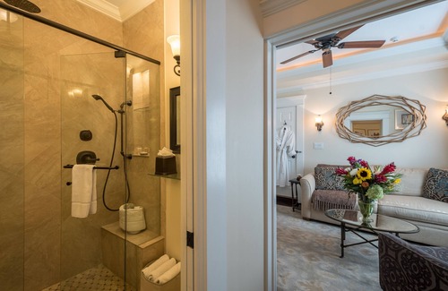 Old Town Bed & Breakfast | The Kenwood Inn