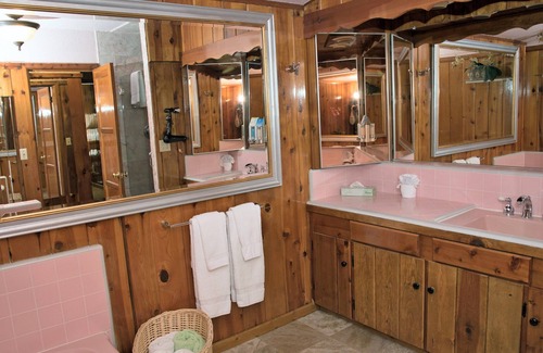 Kernville Apartment | The Kern River Apartment - Walking distance to the Kern River!