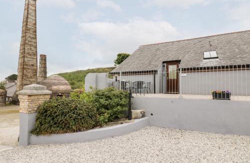 Stenalees House | The KilnsThe West Dry