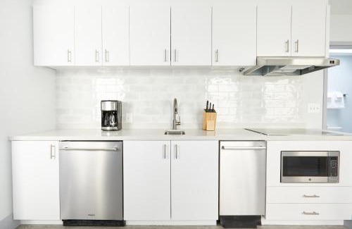 Old Town Alexandria Apartment | The King Street House By Kasa