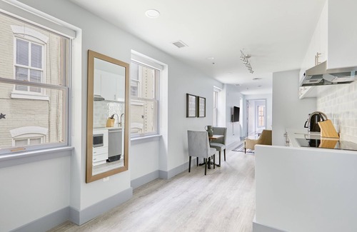 Old Town Alexandria Apartment | The King Street House by Kasa
