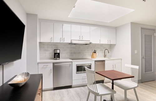 Old Town Alexandria Apartment | The King Street House by Kasa