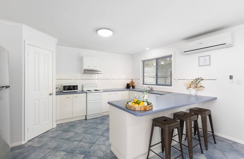 Waterhouse House | The Kingfisher - Family friendly, centrally located near Robes main street.
