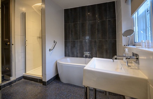 Monkton Farleigh Hotel | The Kings Arms