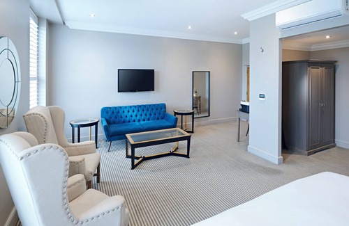 Christchurch Hotel | The Kings Arms