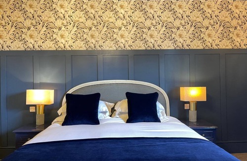 Hursley Hotel | The Kings Head