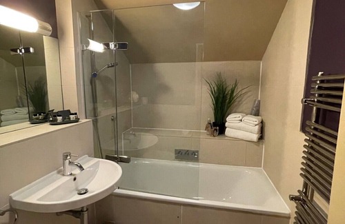 Hursley Hotel | The Kings Head