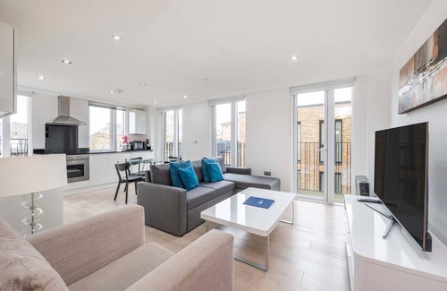 Euston Apartment | The Kings Residence - St Pancras - by Frankie Says