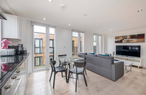 Euston Apartment | The Kings Residence - St Pancras - by Frankie Says