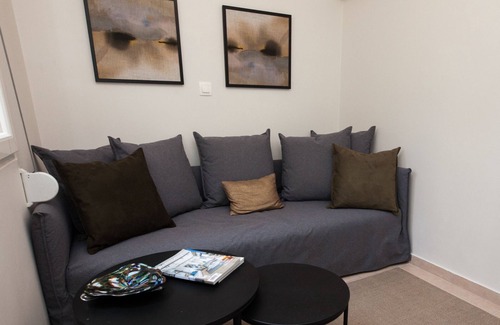 Kypseli Apartment | The Kipseli Suite Sophisticated Cozy apt