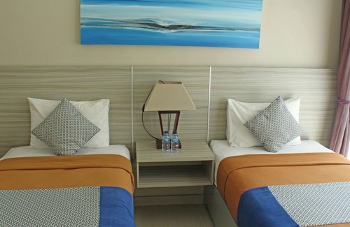 Sunset Road Bed & Breakfast | The Kirana Sunset