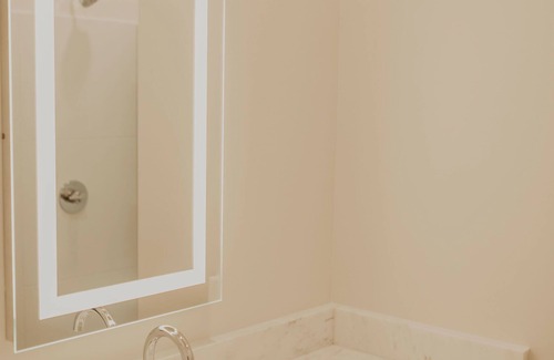 Camden Apartment | The Kirkwood Suite. Recently renovated with an Iconic view of downtown.