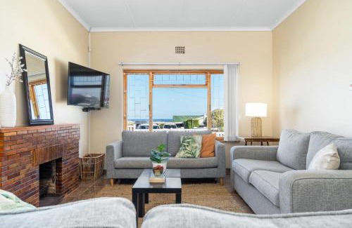Kleinmond House | The Kleinmond Cottage by Host Agents
