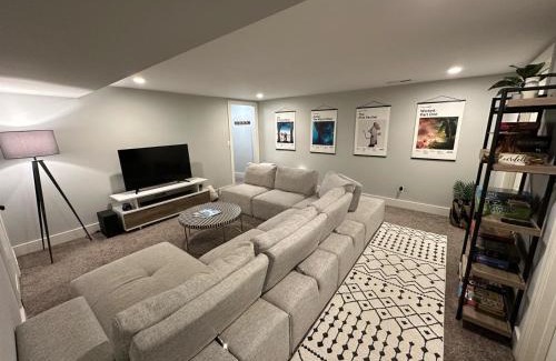 Knoxville House | The Knoxville Nest Cozy 3BR Retreat w Fireplace