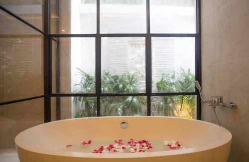 Seminyak Hotel | The Kon's Villa Bali Seminyak