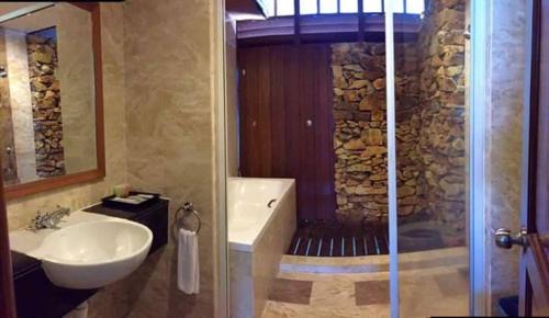 Kuala Teriang Resort | THE LAGOON WATER CHALET