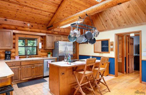 Lakeside House | The Lake Cabin