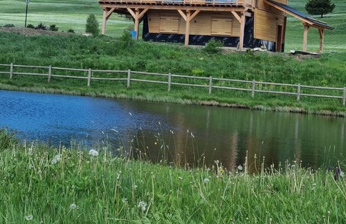 Puyvalador Ski Chalet | THE LAKE COTTAGE