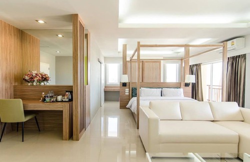 Khon Kaen Hotel | The Lake Hotel