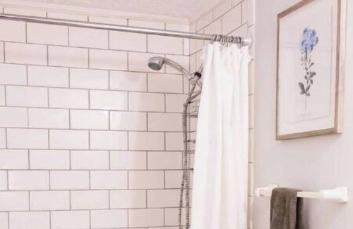 Gainesville Cottage | The Lake House Cottage