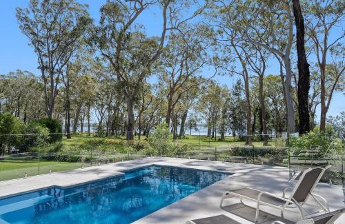 Murrays Beach House | The Lake House - Lakefront Oasis At Murrays Beach!