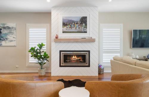 Murrays Beach House | The Lake House - Lakefront Oasis At Murrays Beach!